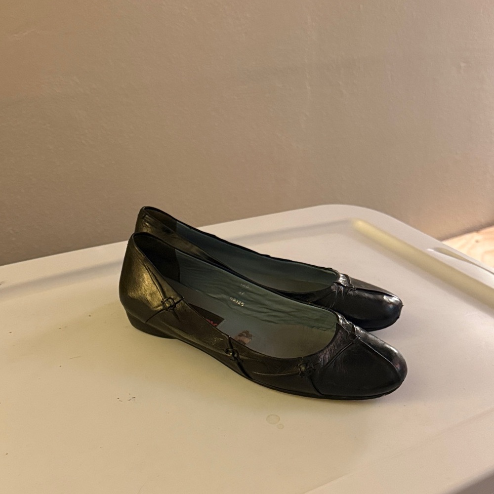 Women’s Black Flats